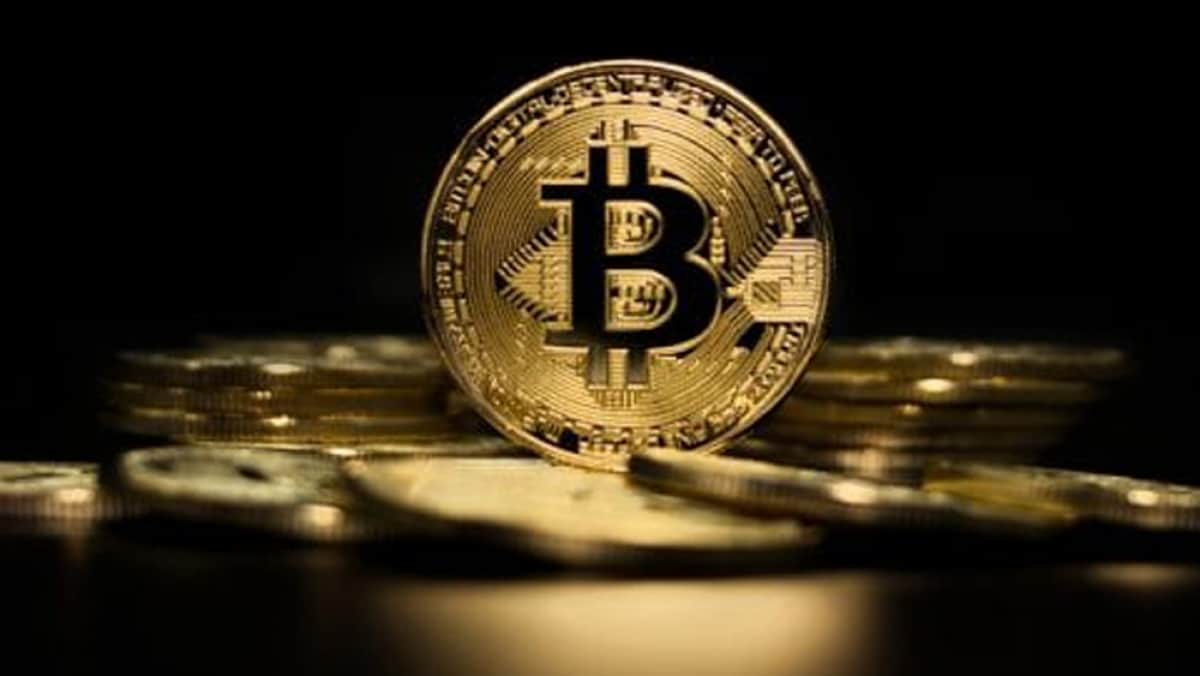 Many specialists think that Bitcoin can attain 200,000 USD