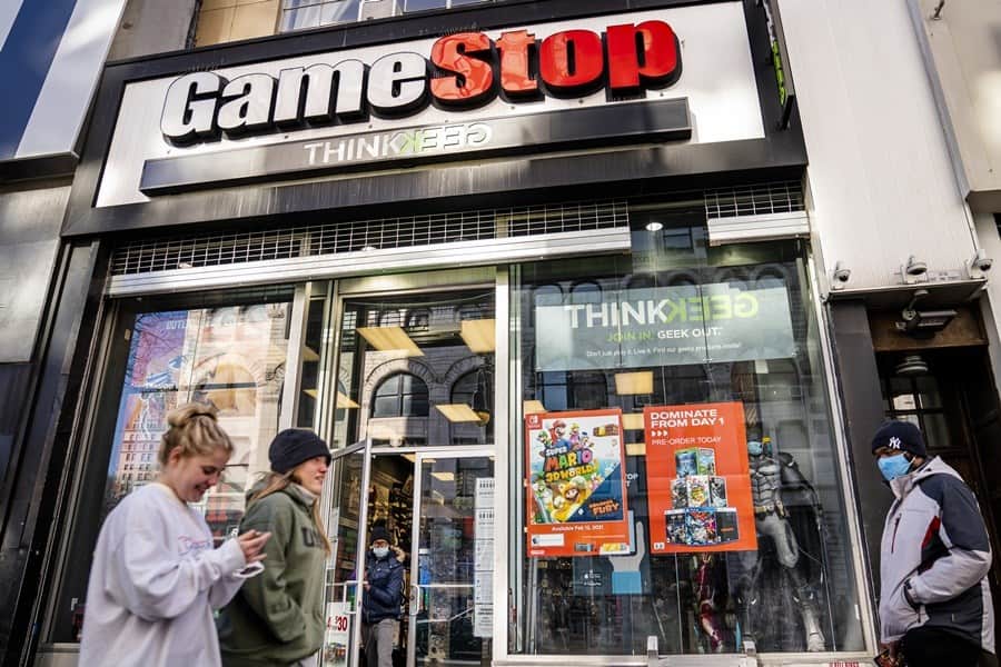GameStop continues to lay off workers