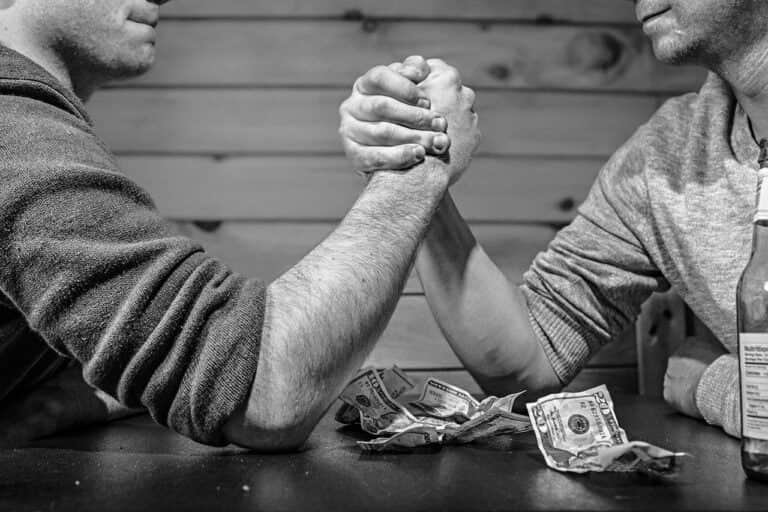 Ethereum and Solana: Unpacking the Cryptocurrency Debate