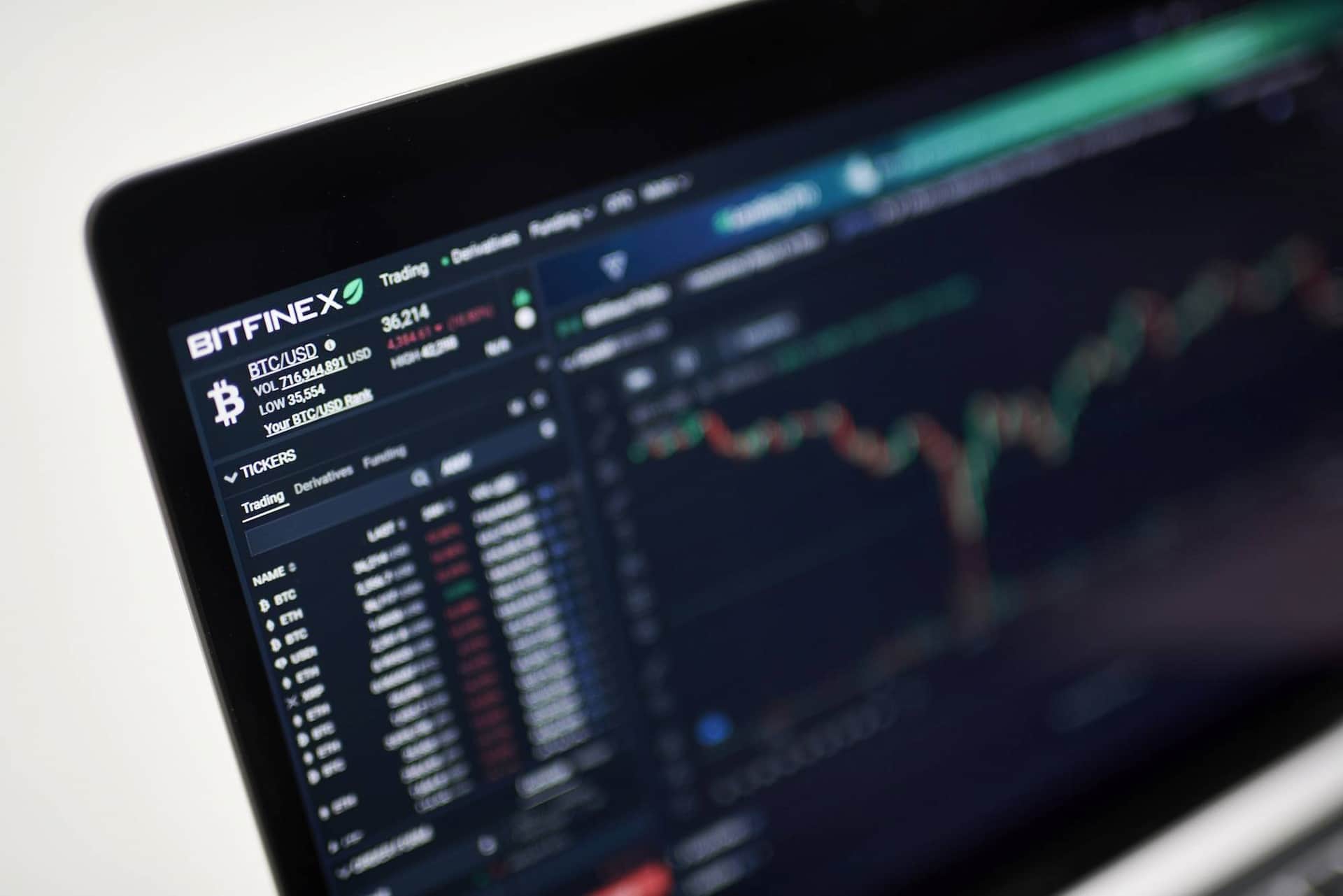 Bitfinex invests profits in Bitcoin

