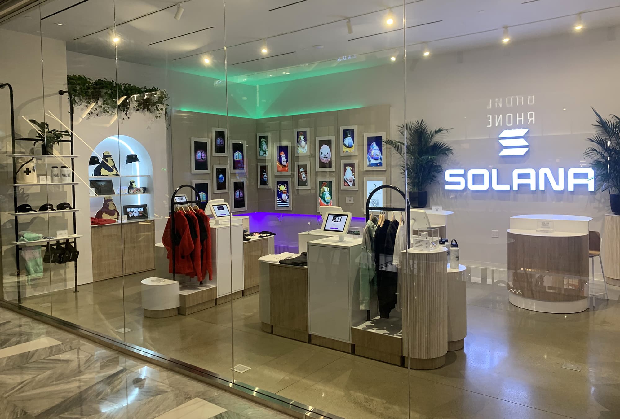 Solana Spaces closes present stores
