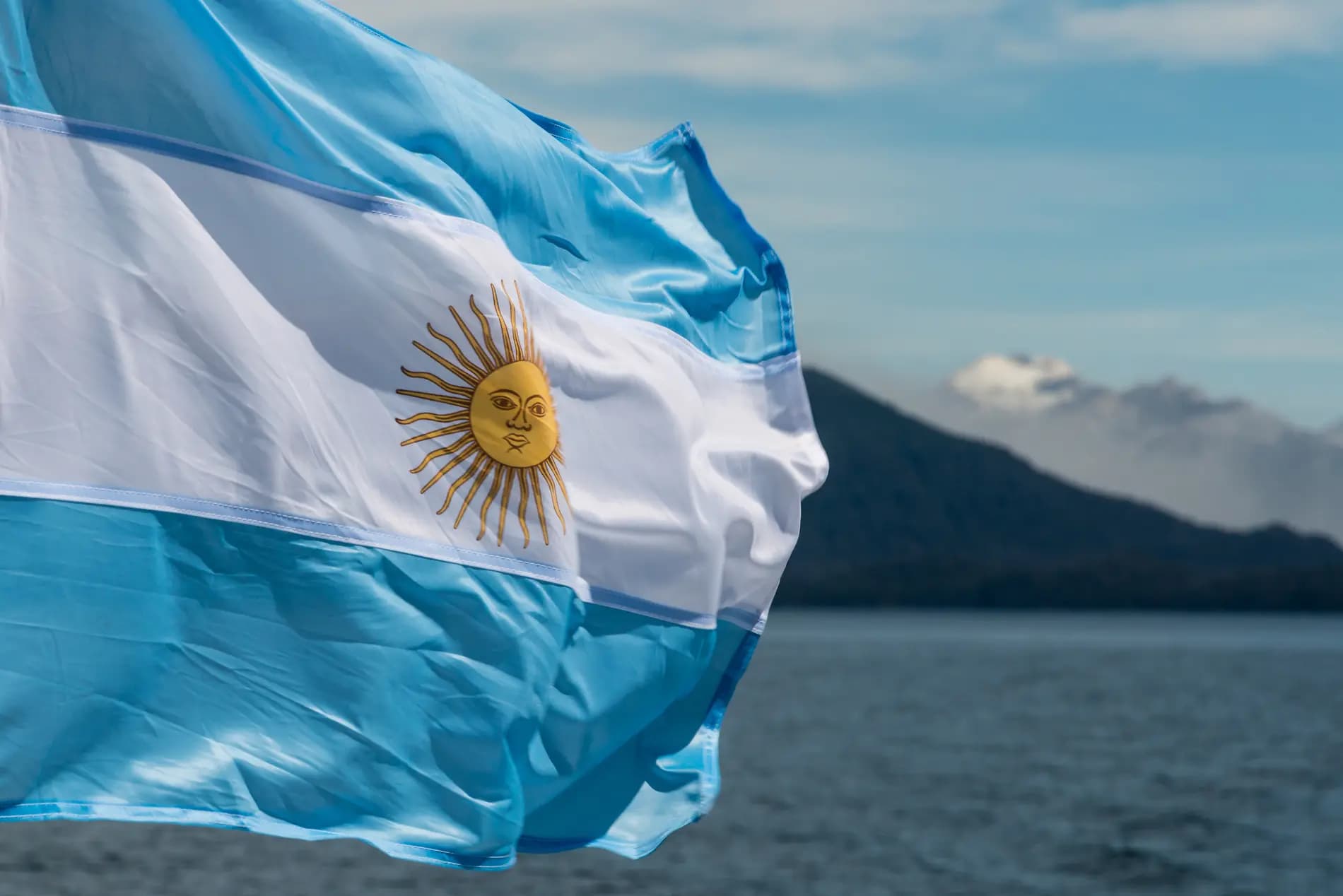 Argentina presents cryptocurrency payroll invoice