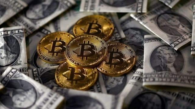 Bitcoin price tag recovers following forming a double bottom