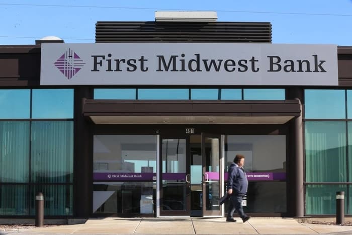 First Midwest Bank's trust division holds nearly 30,000 shares of GBTC