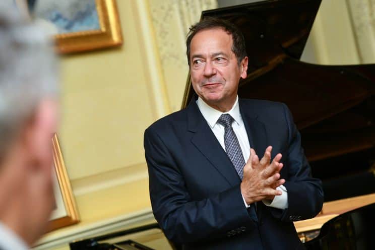 Billionaire John Paulson warns that Bitcoin will go to “stone” but will not shorten BTC