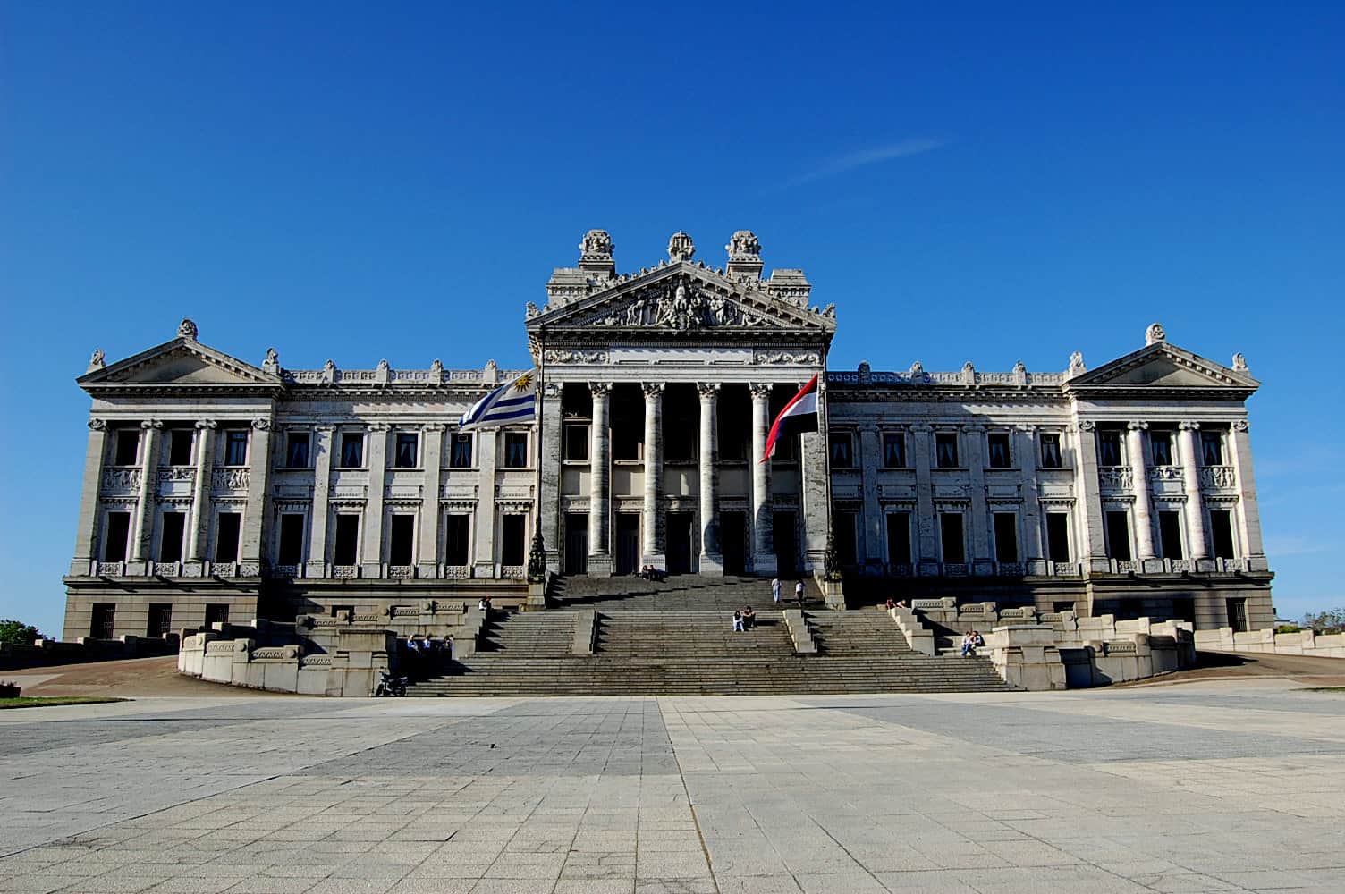 Uruguay introduces a law to enable cryptocurrency payments