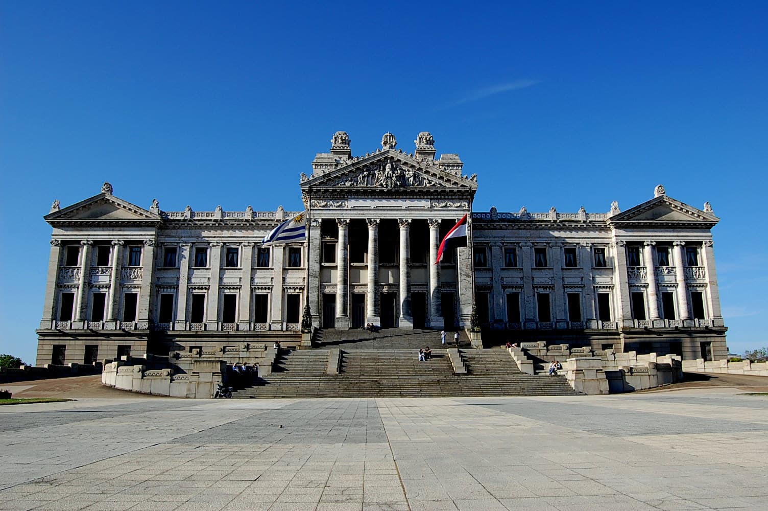 Uruguay introduces a law to enable cryptocurrency payments