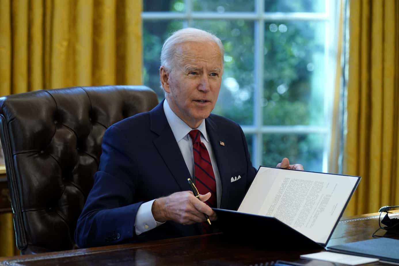 The White House considers ordering US regulators to boost oversight of the cryptocurrency