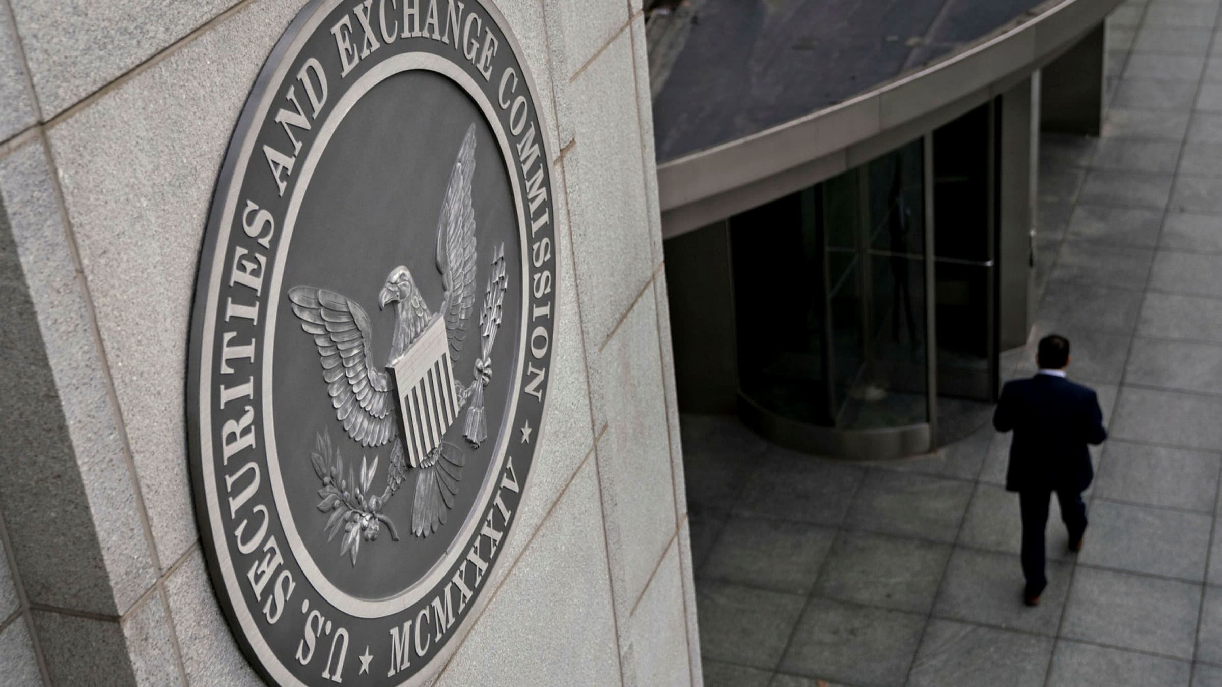 SEC chairman adds new senior advisor to cryptocurrencies, efforts to push sector regulation