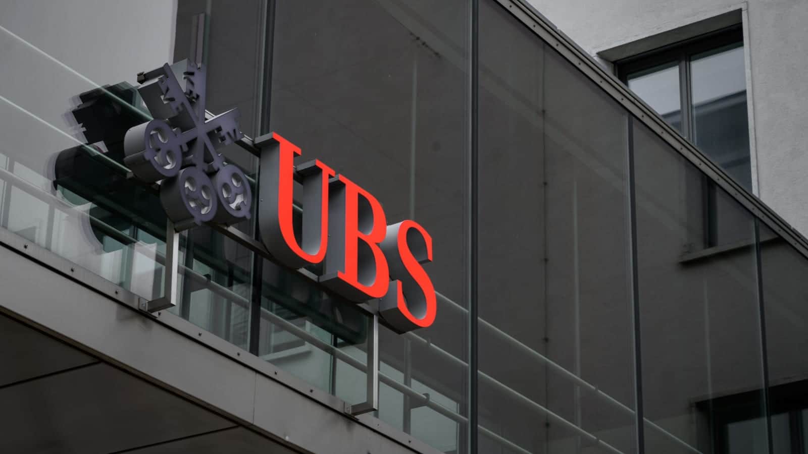 Largest Swiss Bank UBS Warns Crypto Winter Could Come