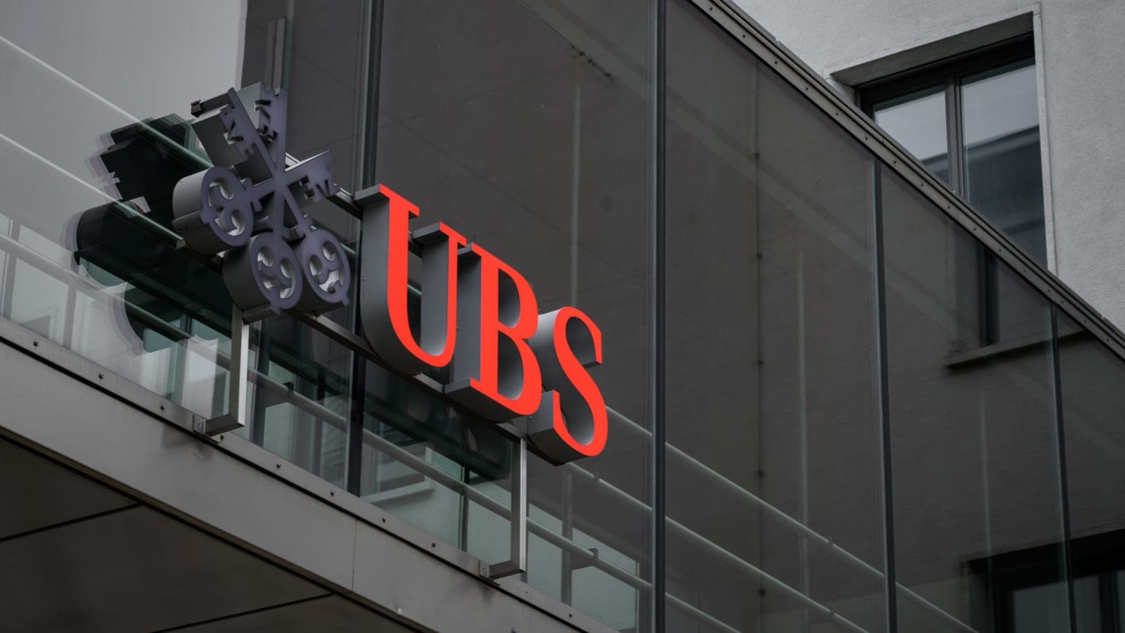 Largest Swiss Bank UBS Warns Crypto Winter Could Come