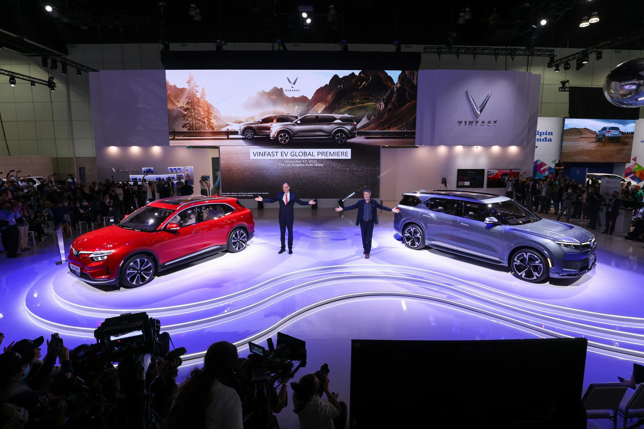VinFast applies Blockchain & NFT technologies in the sale of VF e35, VF e36 electrical vehicles
