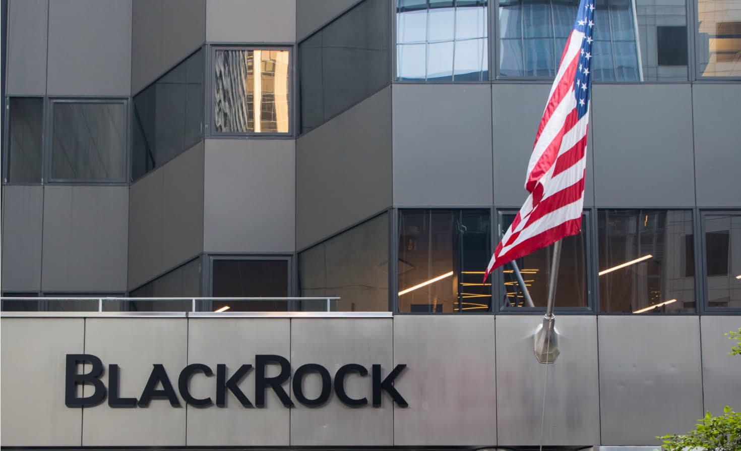 World’s Largest Wealth Management Firm BlackRock Signs Up To Open ETF For Cryptocurrencies & Blockchain