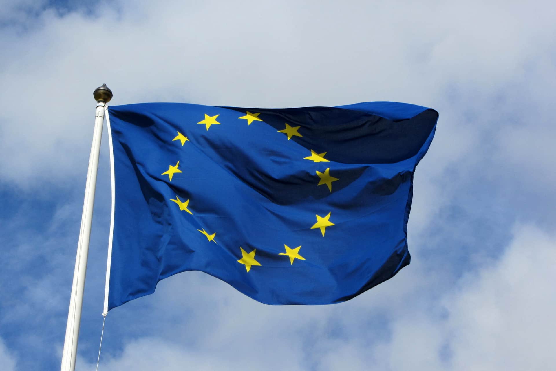 The Commission of the European Union supports the massive-scale ban on stablecoins