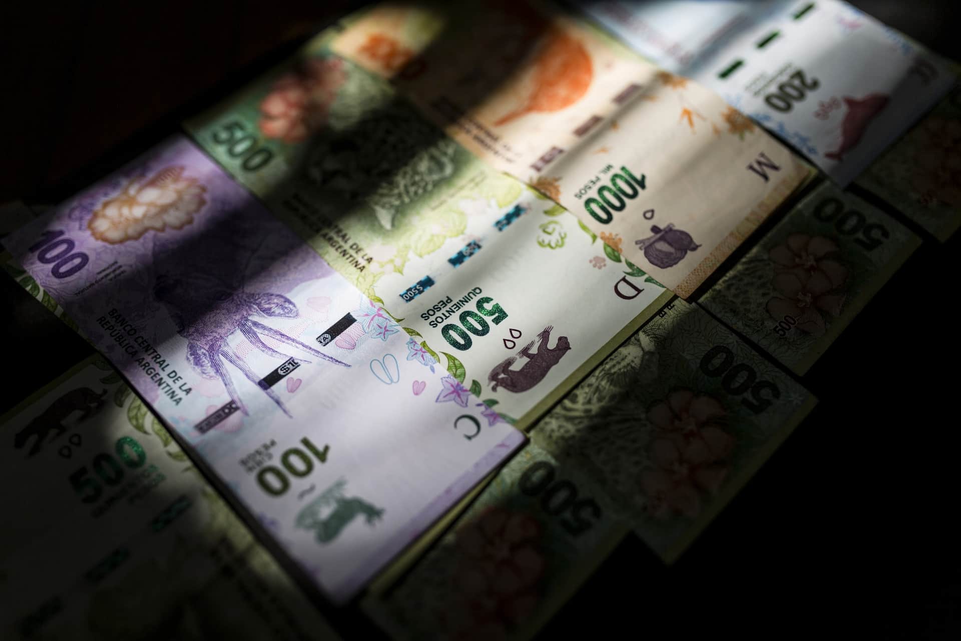 Cryptocurrency traders struggle as Argentina tightens USD trading