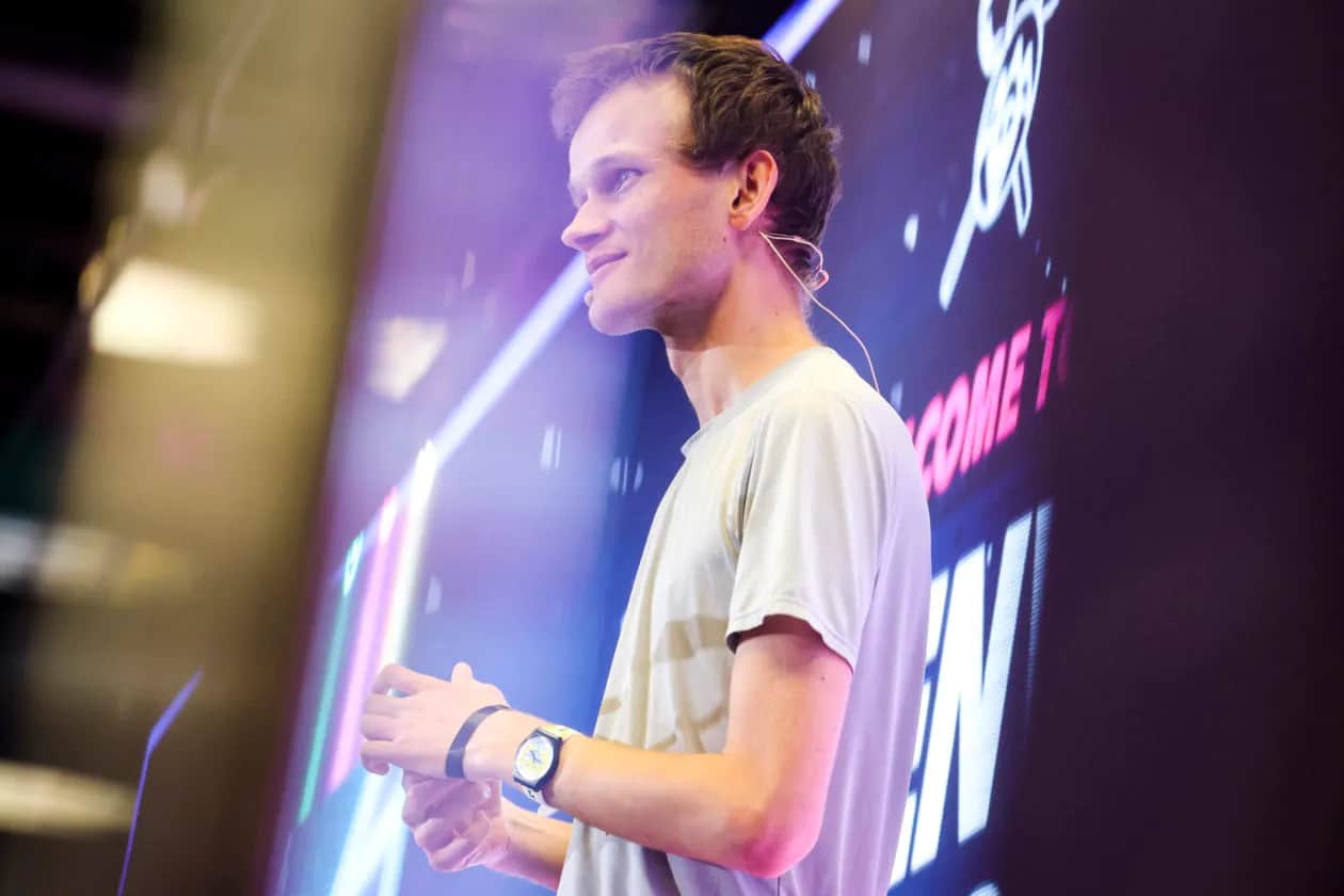 Vitalik Buterin defends the DAO from criticism from the common globe