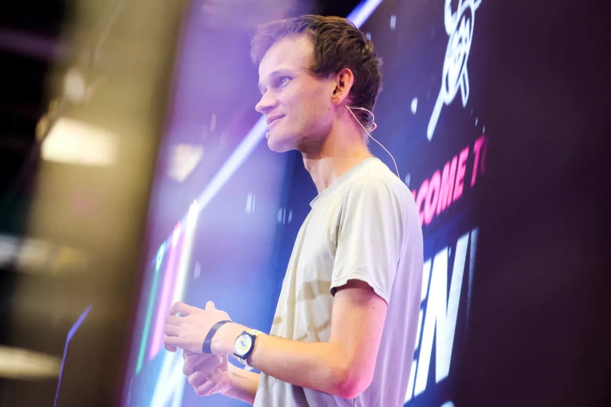 Vitalik Buterin defends the DAO from criticism from the common globe