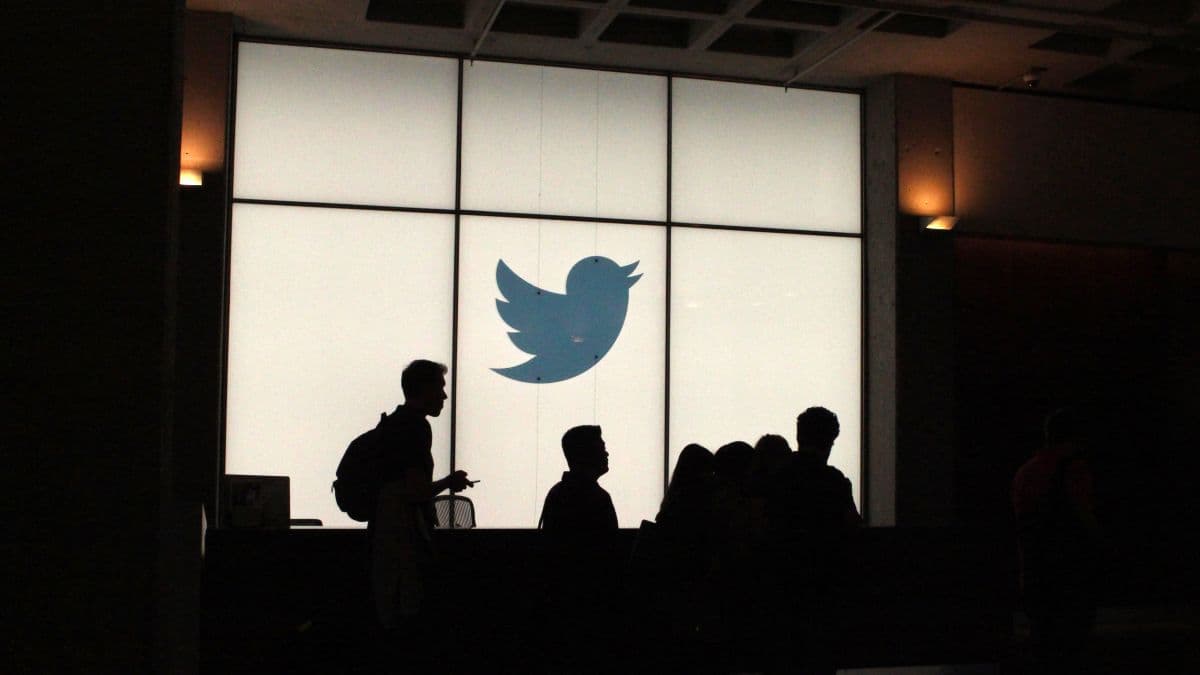 Fearing that personnel “poison”, Twitter closed the workplace
