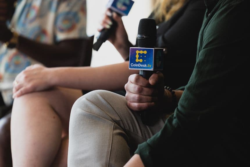 News Site CoinDesk Considers “Selling Yourself”