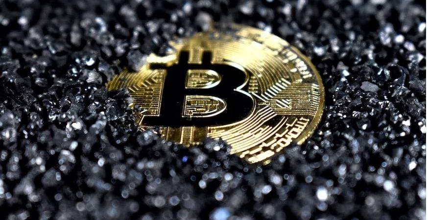 The Bitcoin network is “overloaded” with more than 460,000 pending transactions