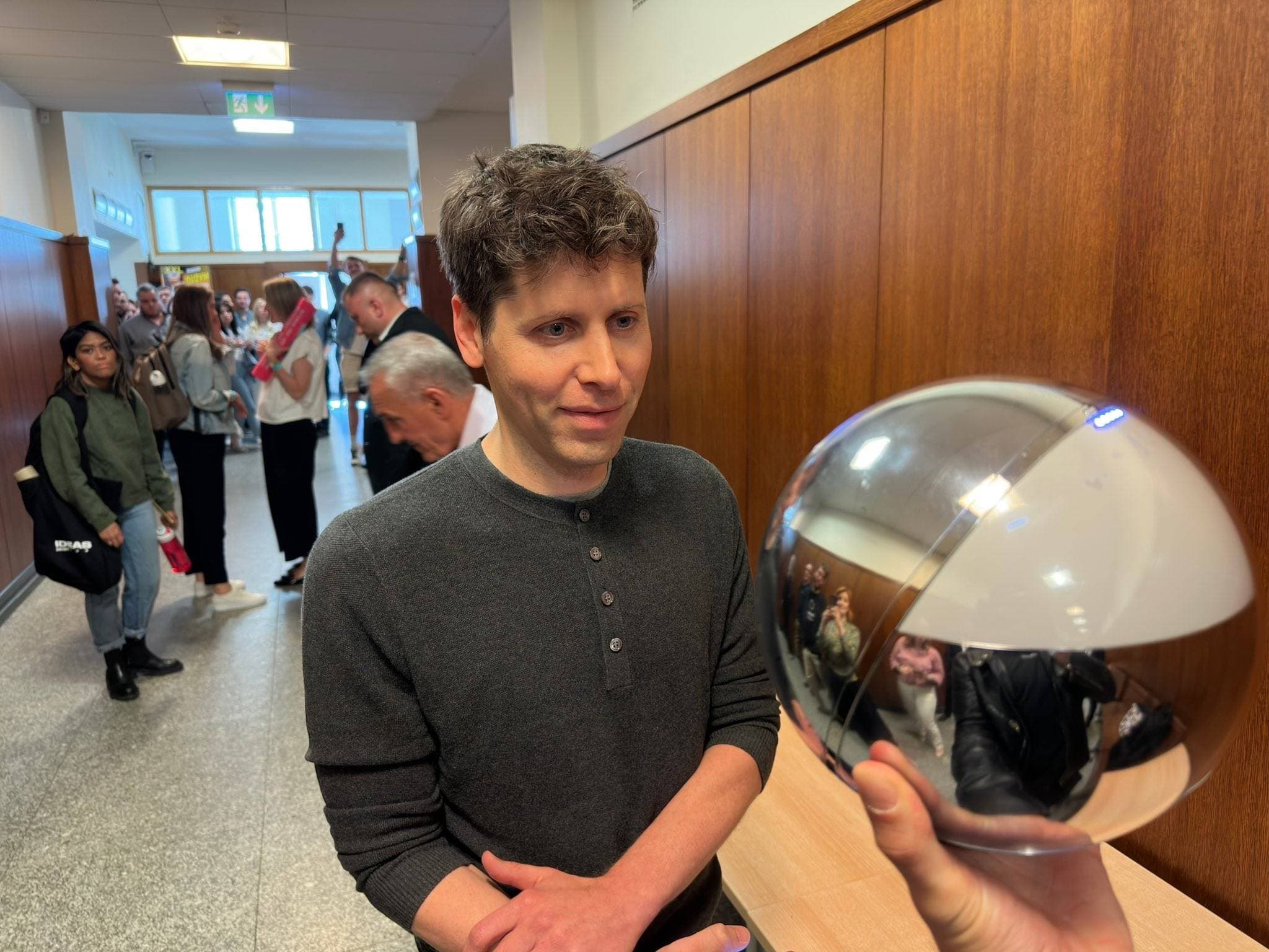 Worldcoin (WLD) Price Drops twelve% After Sam Altman “Lost His Position” as CEO of OpenAI