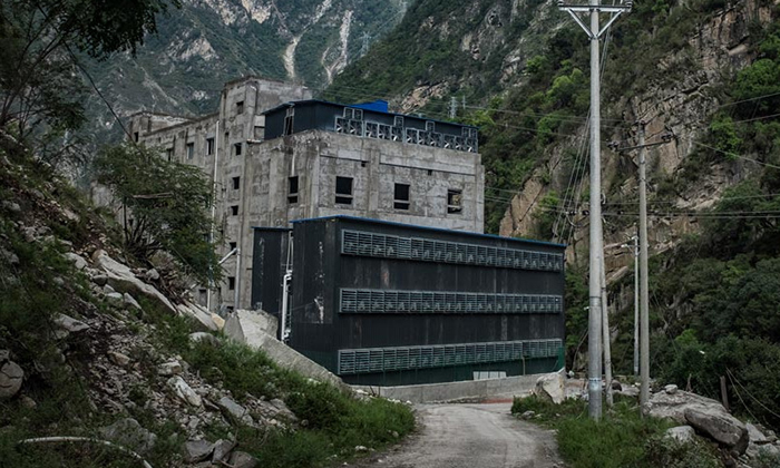 A Bitcoin mining pool in Sichuan.  Photo: AFP.