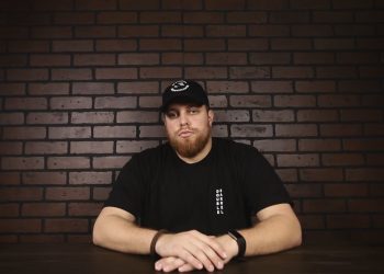 Property "flying" 167,000 USD after only 1 night, this man still refuses to sell Dogecoin