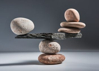 Like 1 DAI "price of the anchor" in 1 USD?