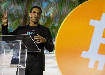 Miami mayor pushes proposal to pay government officials in Bitcoin