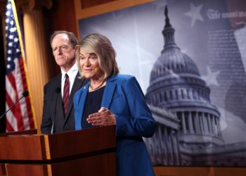 US Senator Reveals "6-Digit" Bitcoin Investment