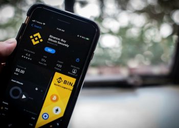 Most users still trust to use Binance after the legal problems encountered