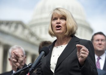 Senator Cynthia Lummis opposes the views of Hillary Clinton, who is determined to support Bitcoin