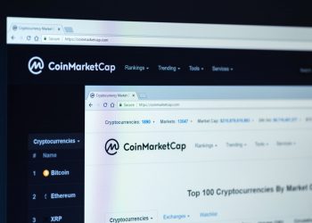 CoinMarketCap has a mistake, coin prices "dance in the sky"