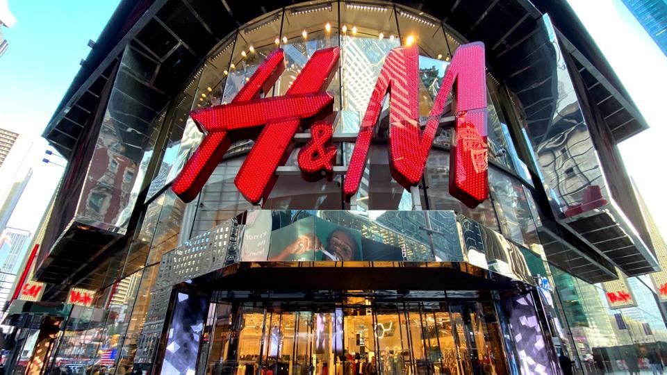 Fashion giant H&M denies rumors of joining the metaverse with CEEK VR (CEEK)