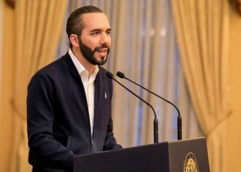 The president of El Salvador proposes to grant citizenship to foreign investors