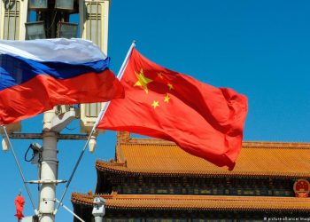 Central banks of Russia and China "shake hands" each other to bypass the SWIFT payment system