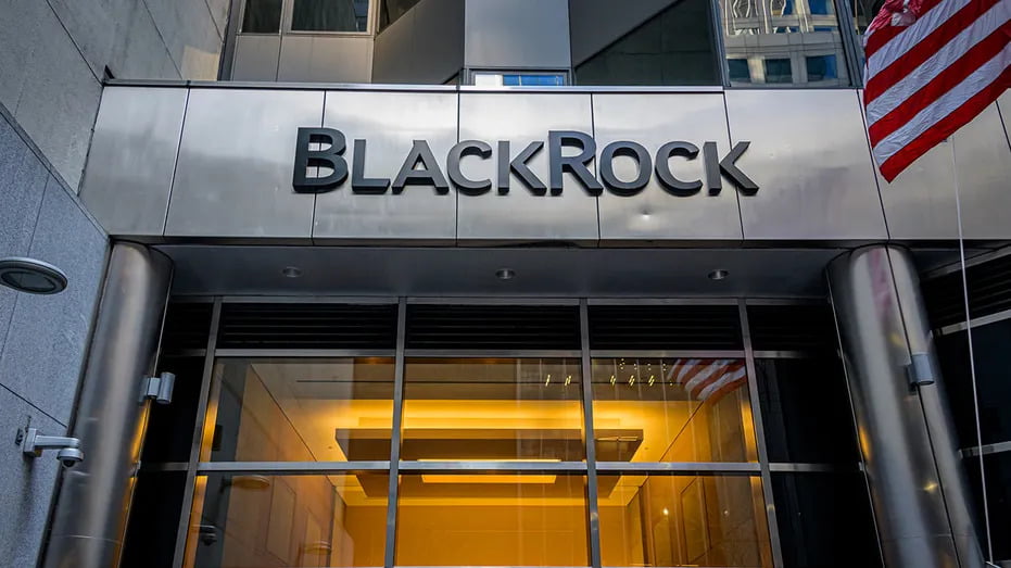 BlackRock launches ETF exposed to cryptocurrencies, Coinbase is the name "choose the face to send the gold" 