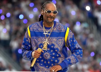 Legendary rapper Snoop Dogg launches the NFT collection on Cardano