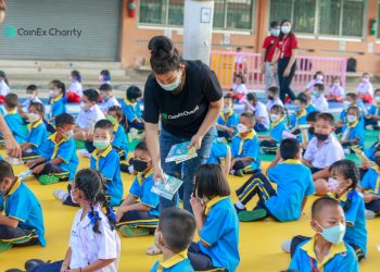 CoinEx Charity presents 10,000 books on International Children's Day