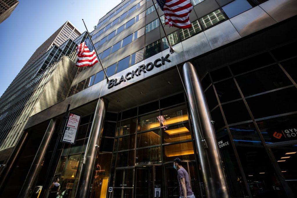 BlackRock Establishes Fund to Allow Direct Investment in Bitcoin, BTC Price Approaches $ 25,000