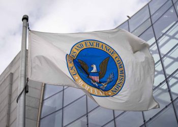 SEC charges 11 people for $ 300 million cryptocurrency scheme