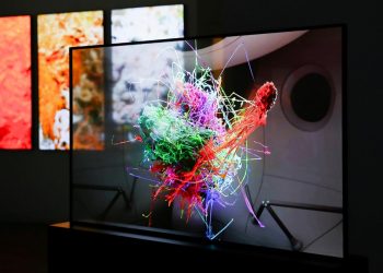 LG launches the NFT market and crypto wallet on the small screen