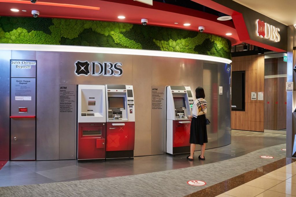 Singapore's largest bank supports cryptocurrency trading for wealthy clients