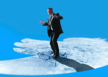 Elon Musk fires the entire Twitter boss