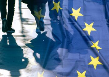 The EU officially bans crypto payments to Russians