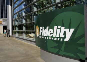 US Senators urge Fidelity to stop supplying products "retirement" into Bitcoins
