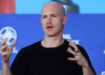 Coinbase CEO Expects Exchange's 2022 Revenue To Decrease By At Least 50% Compared To 2021