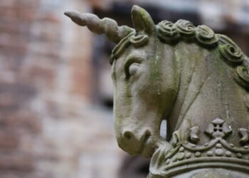 The Uniswap community adopts the new protocol governance proposal