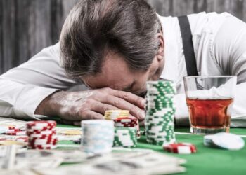 The founder of the NFT project "falls" into gambling