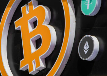 US warns banks to expose cryptocurrency sector